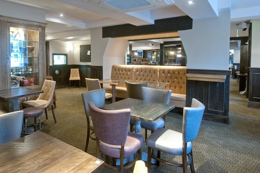 The Bath Arms Wetherspoon Hotel Warminster Bagian luar foto