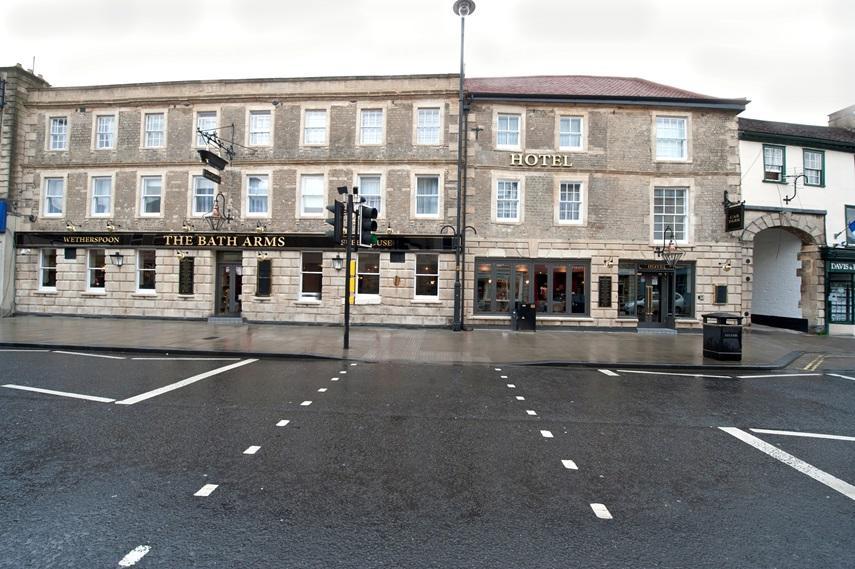 The Bath Arms Wetherspoon Hotel Warminster Bagian luar foto