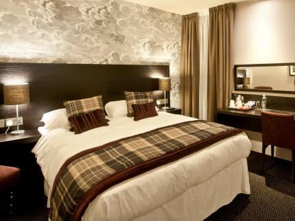 The Bath Arms Wetherspoon Hotel Warminster Bagian luar foto