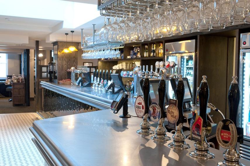 The Bath Arms Wetherspoon Hotel Warminster Bagian luar foto