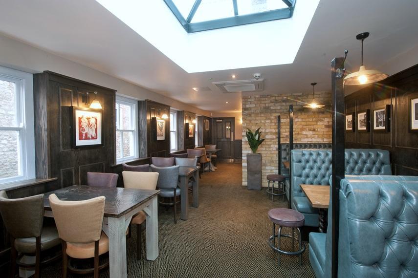 The Bath Arms Wetherspoon Hotel Warminster Bagian luar foto
