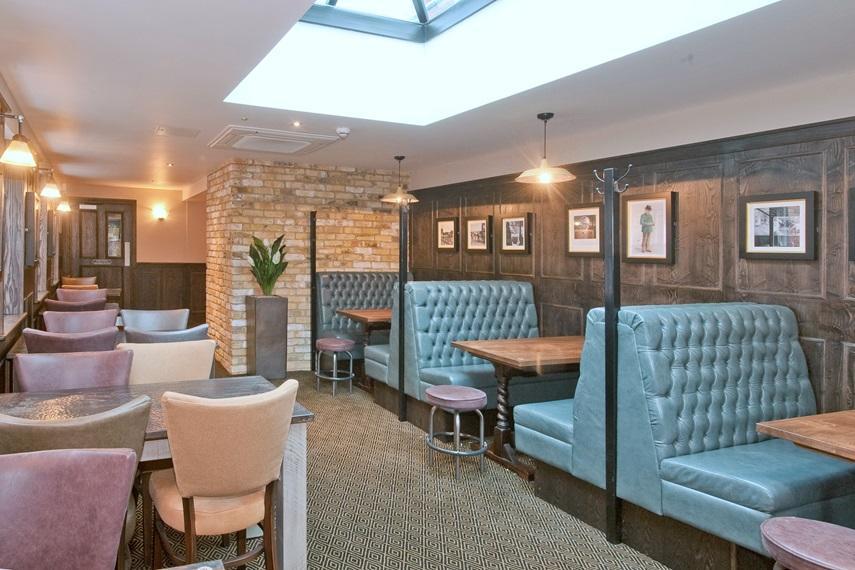The Bath Arms Wetherspoon Hotel Warminster Bagian luar foto
