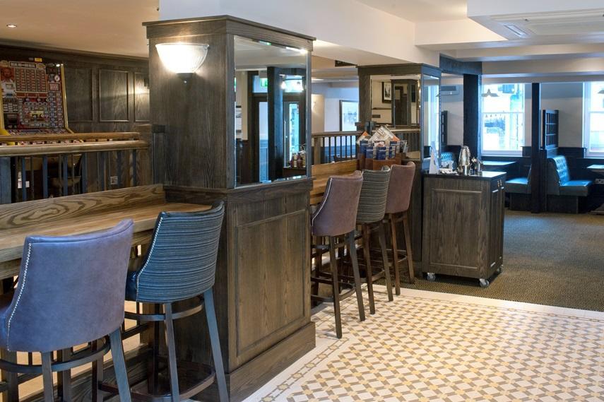 The Bath Arms Wetherspoon Hotel Warminster Bagian luar foto