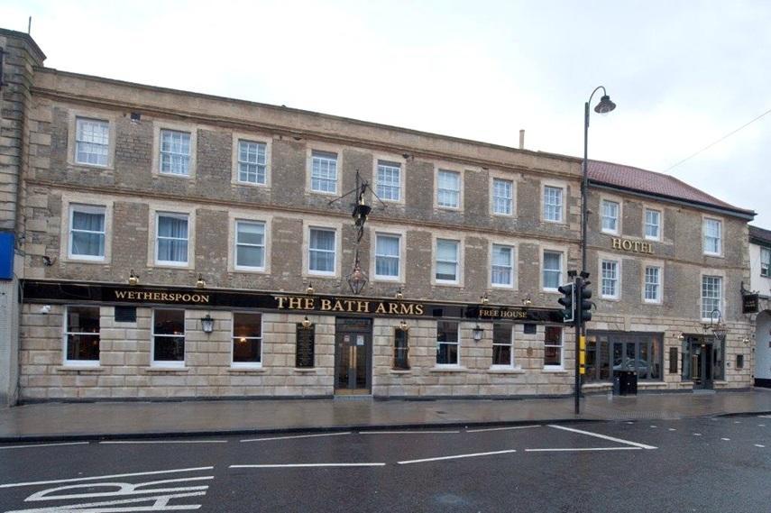 The Bath Arms Wetherspoon Hotel Warminster Bagian luar foto