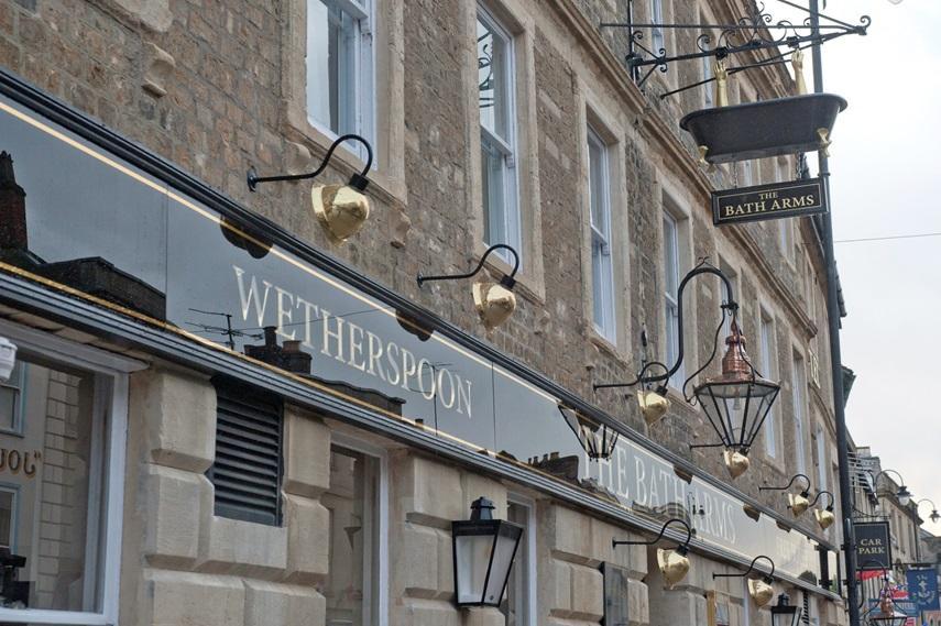 The Bath Arms Wetherspoon Hotel Warminster Bagian luar foto