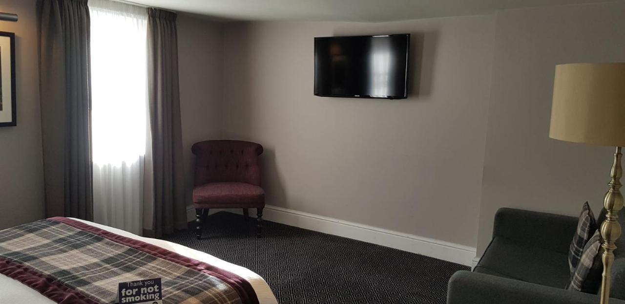 The Bath Arms Wetherspoon Hotel Warminster Bagian luar foto