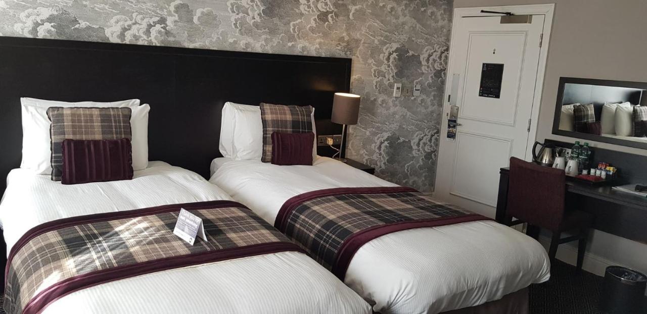 The Bath Arms Wetherspoon Hotel Warminster Bagian luar foto