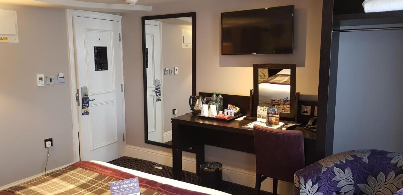 The Bath Arms Wetherspoon Hotel Warminster Bagian luar foto